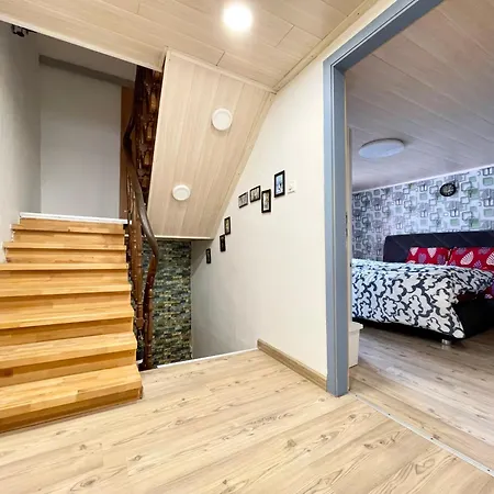 Centre Loft - 2 Furnished منزل للإقامة